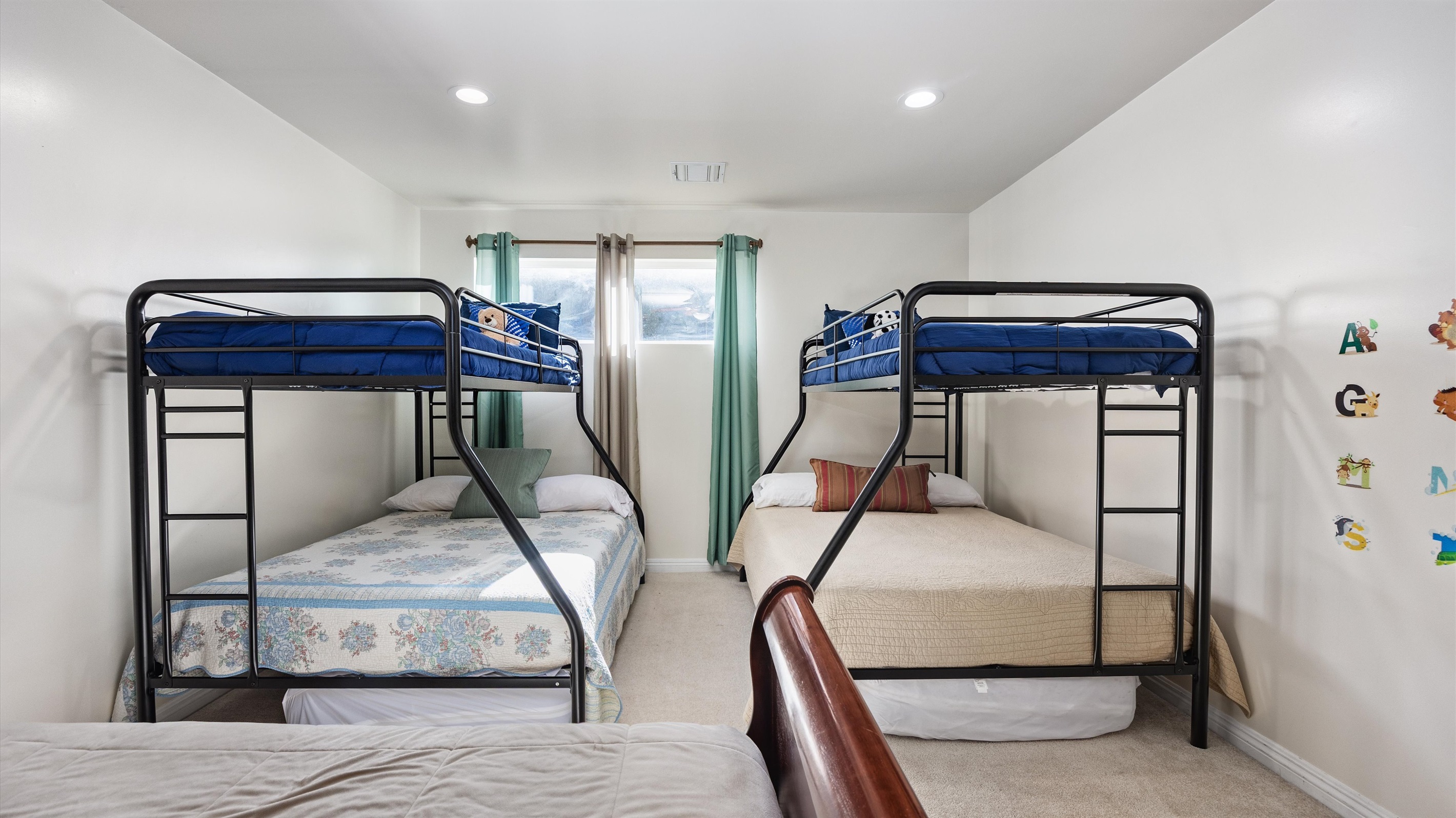 MATTERHORN - 1st Floor Large Bedroom