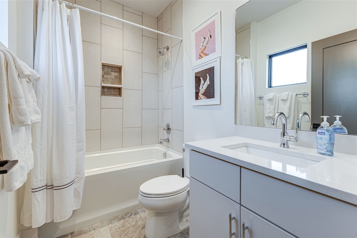 4th Floor Bathroom Off 4th Floor Living Area