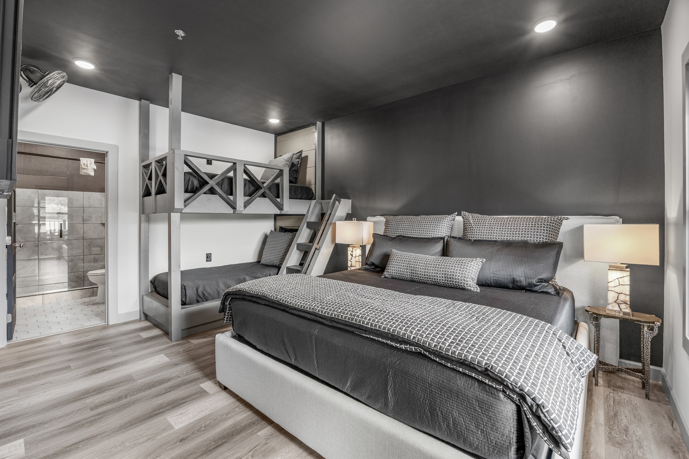 Bedroom 33: One King Bed, One set of Twin over Twin Bunk Bed, perfect for family fun!