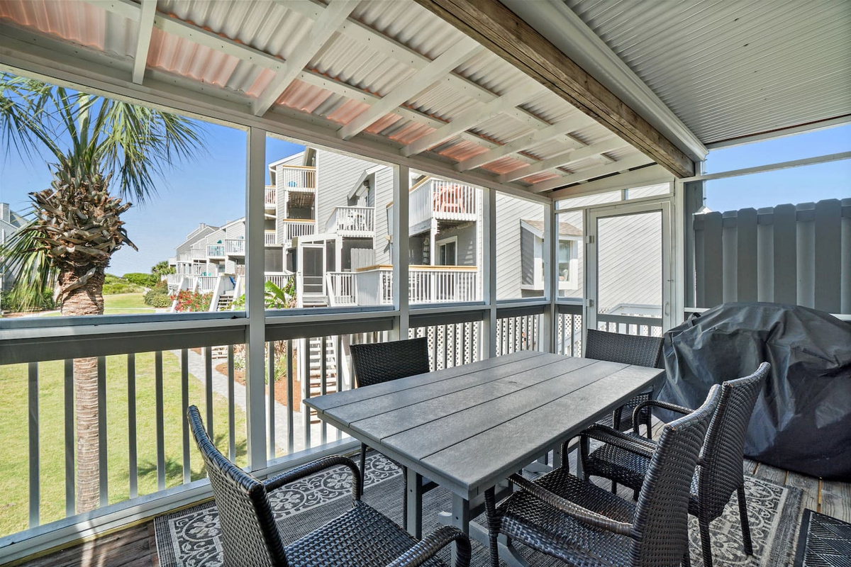 Step through the back entrance after a beach run, cool down, and ease right into the porch.