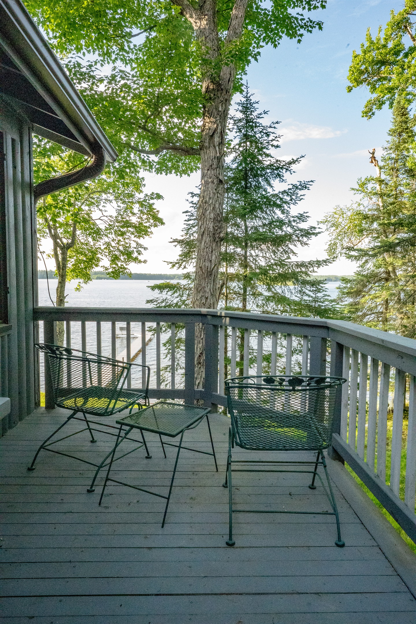 Enjoy coffee or dinner Al Fresco on the side porch!