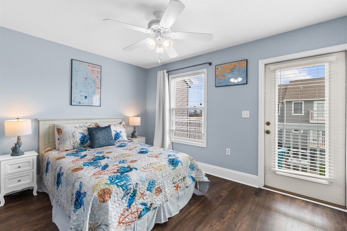 Guest Room with Queen Bed