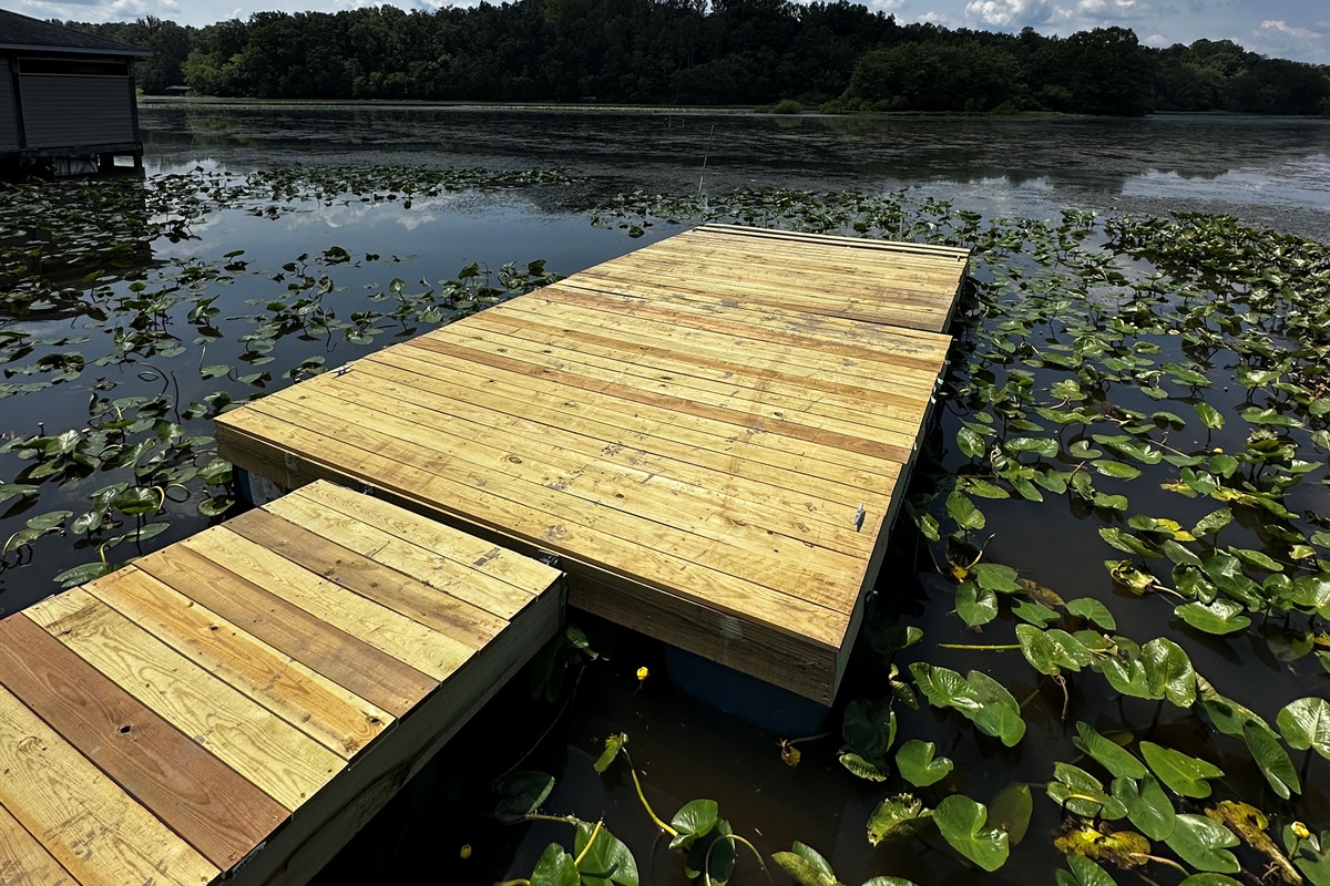 Private fishing pier right out back—cast a line, soak in the view, or launch your kayak.