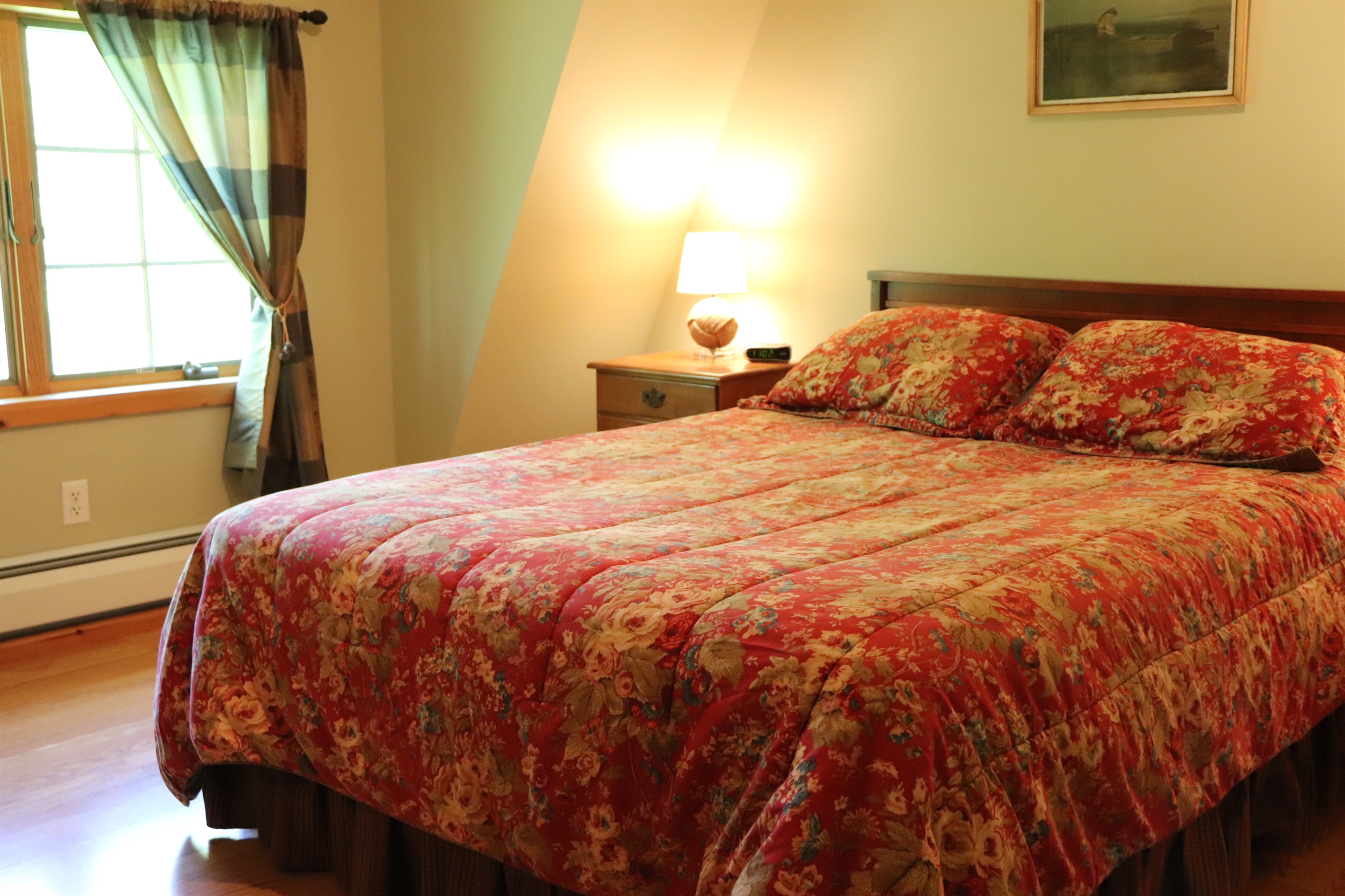 Queen bedroom