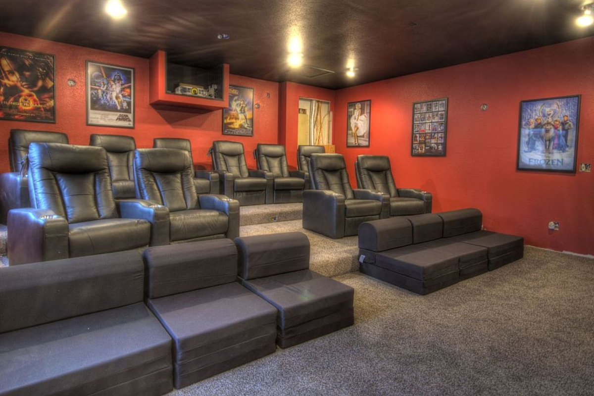Movie Theatre, Seats 15, Upper level