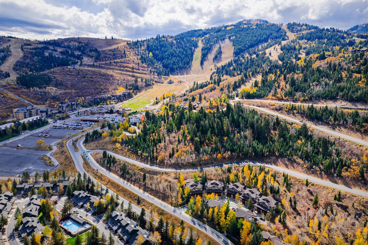 VERY short (1//3 mile) walk to Snowpark Lodge.