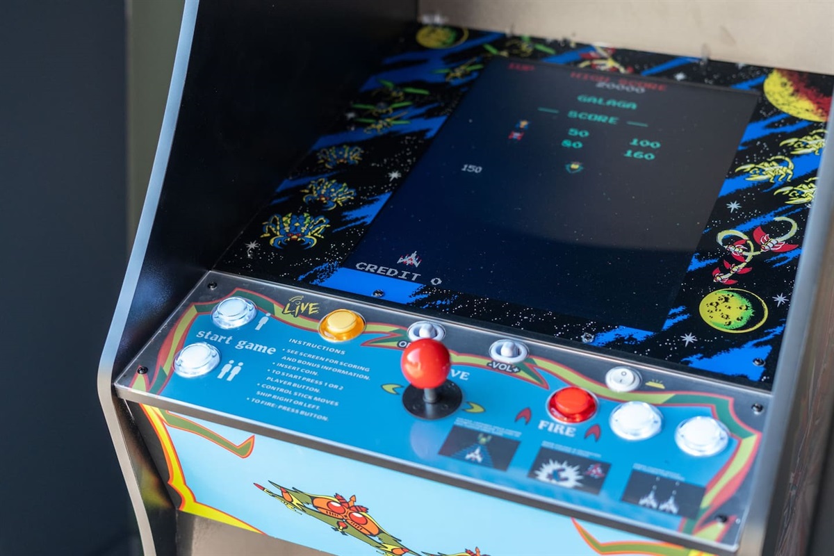 Galaga Arcade Game – Test your reflexes with this vintage Galaga arcade machine, a timeless space shooter favorite.