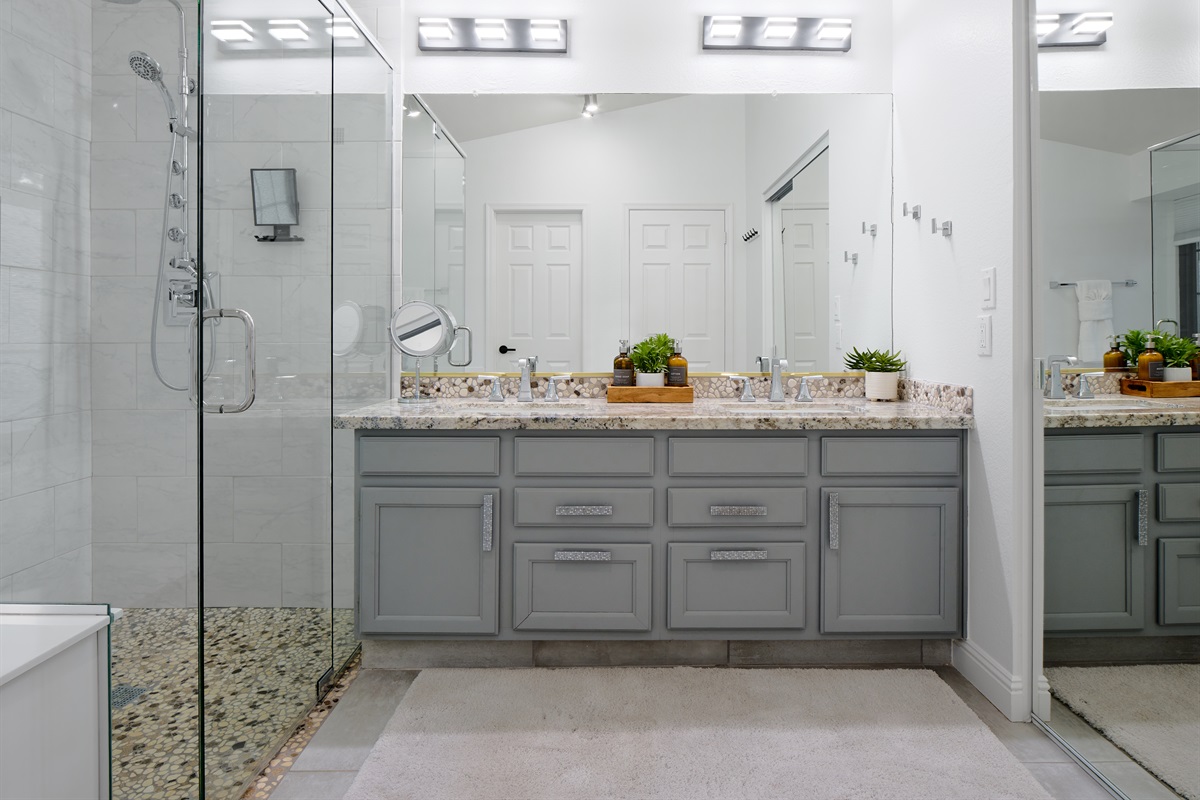 Primary En-Suite Bathroom: Roll-In Shower