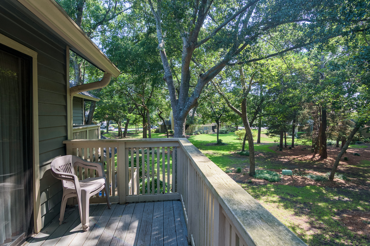 Peaceful deck area, just get a beverage, a good book and enjoy