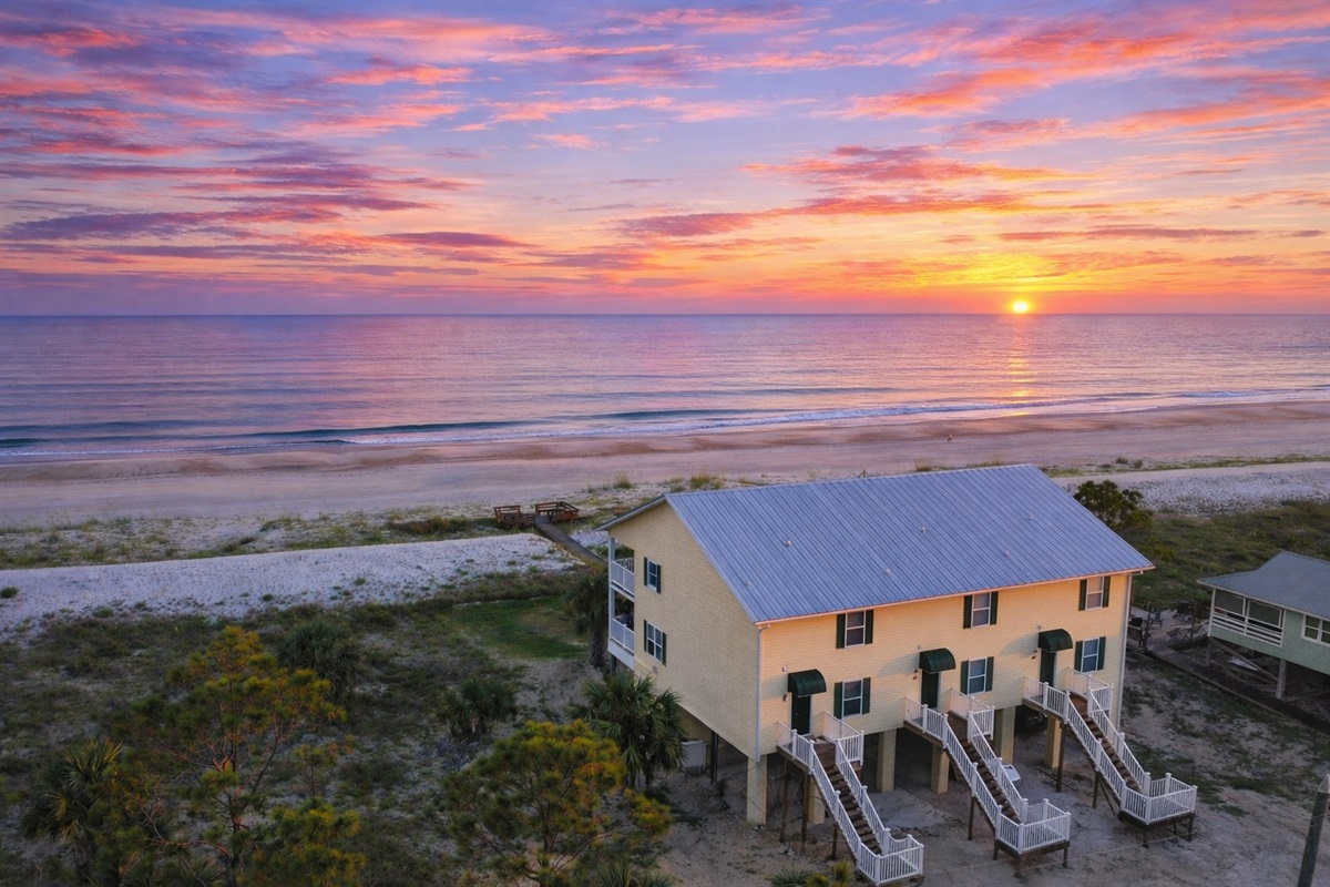 Only 55 steps to the ocean! This family- and dog-friendly beach townhome has private boardwalk leading straight to the white sands of Indian Pass