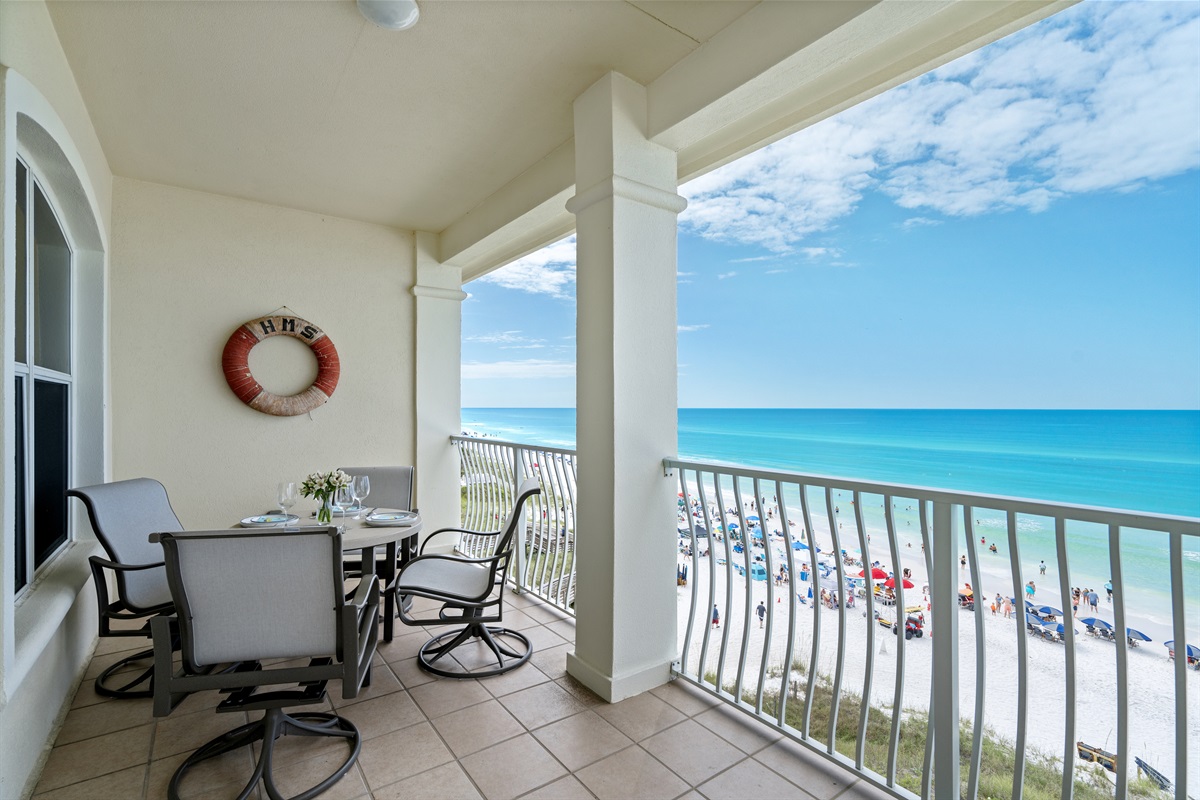 Dining on Your Balcony: Incredible !