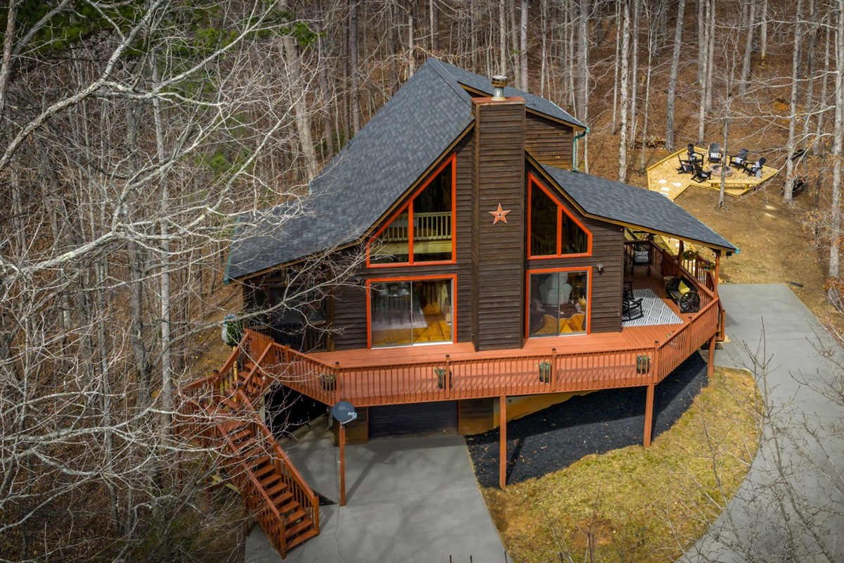 Beautiful aerial shot of the cabin.
