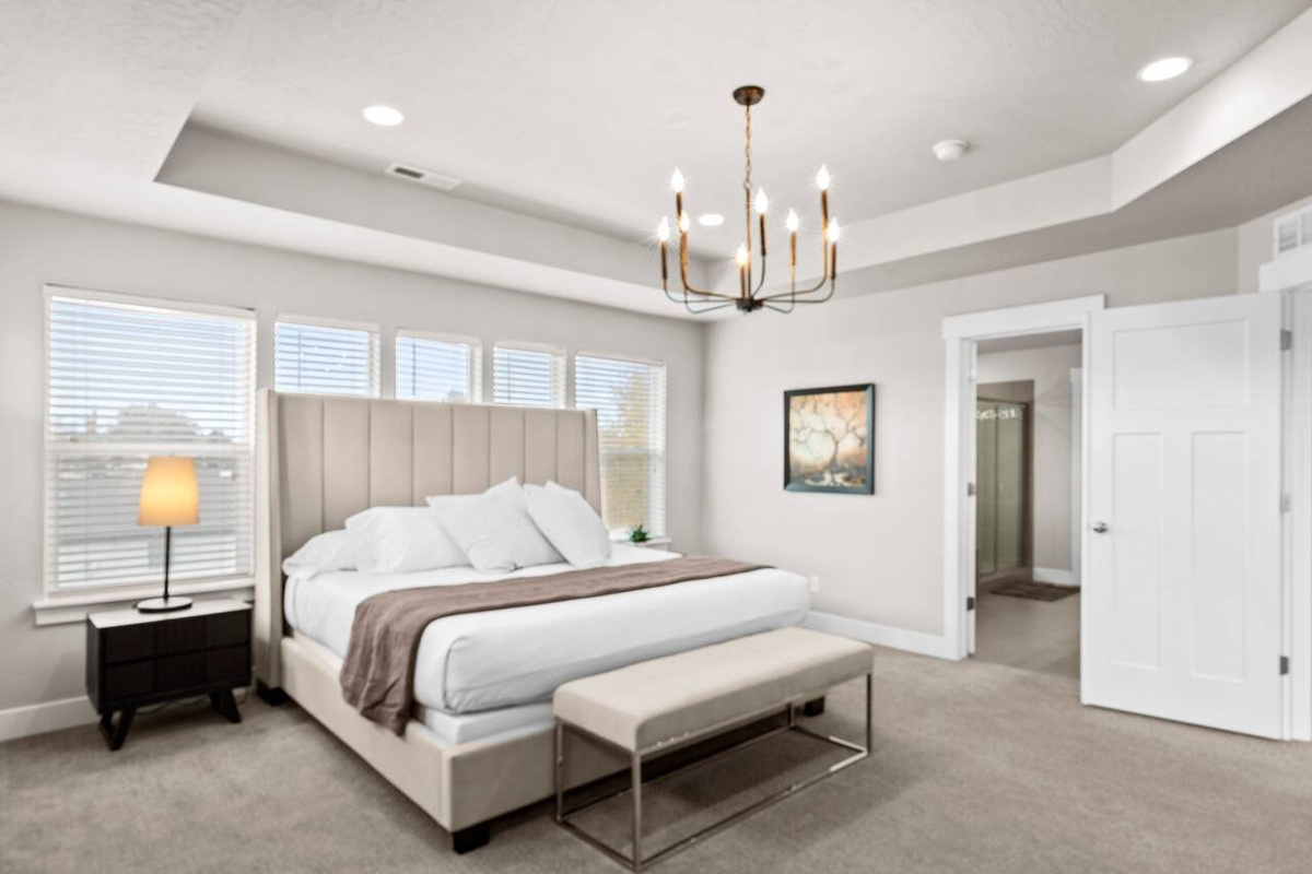 Roomy & Stylish Haven: Primary Bedroom (King), Upstairs
