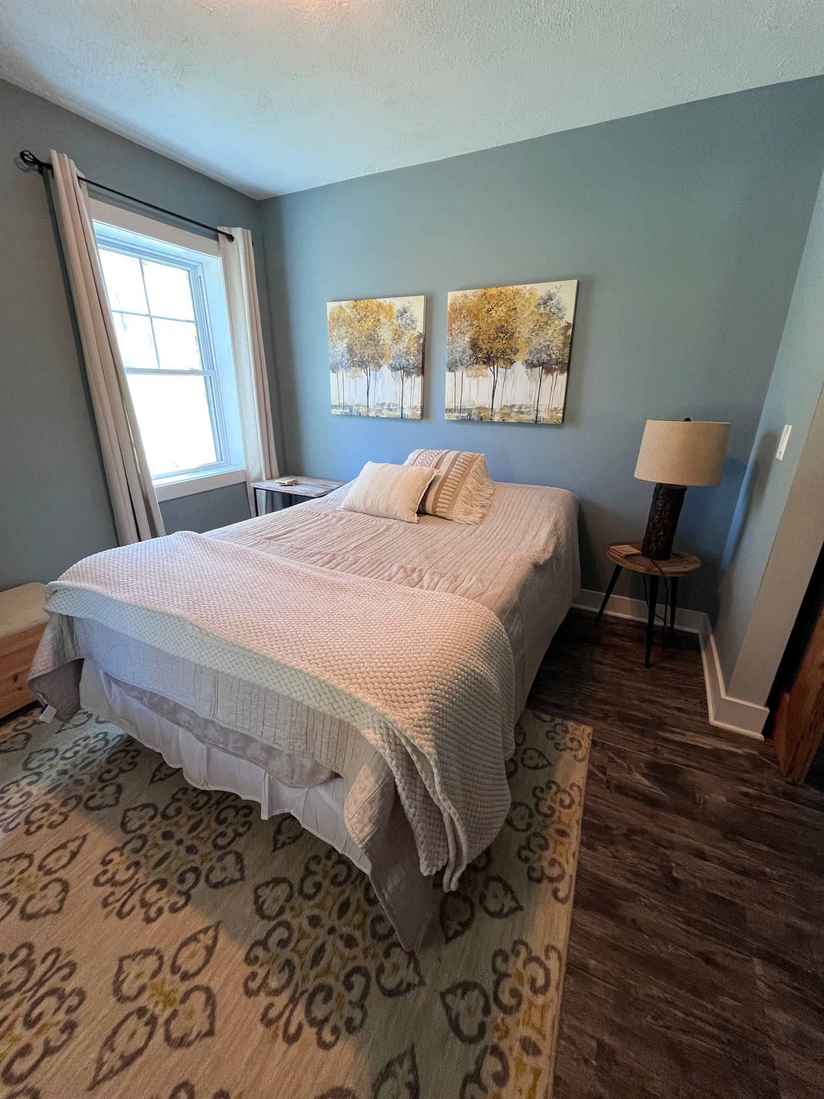 Main Floor Bedroom QUEEN