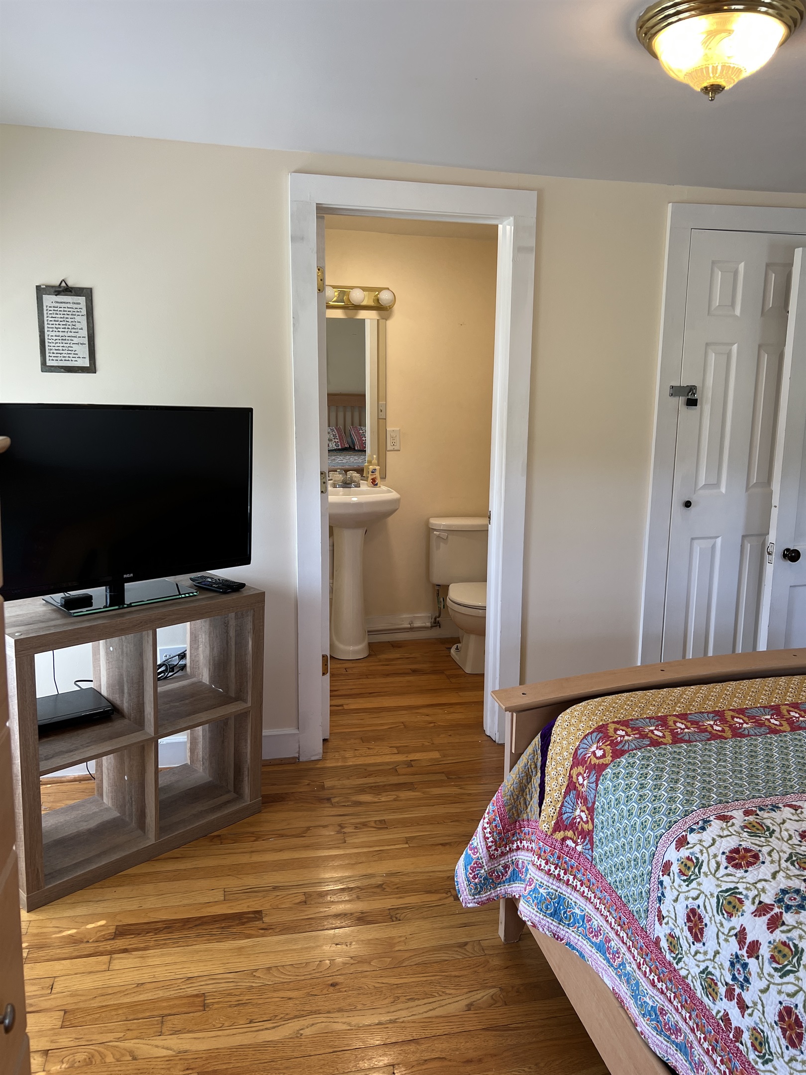 2nd floor Queen with ensuite bath