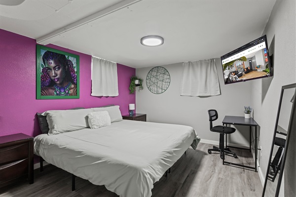 Enjoy the fusion of business comfort with a king-sized bed, a dedicated workspace, and a smart TV for unwinding.