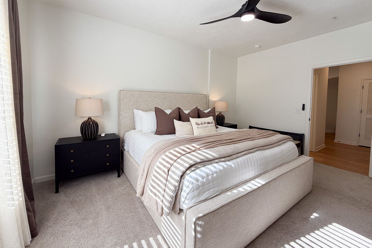 Maroon and Oak 1878 — vacation rental by Stay'ca, photo 8