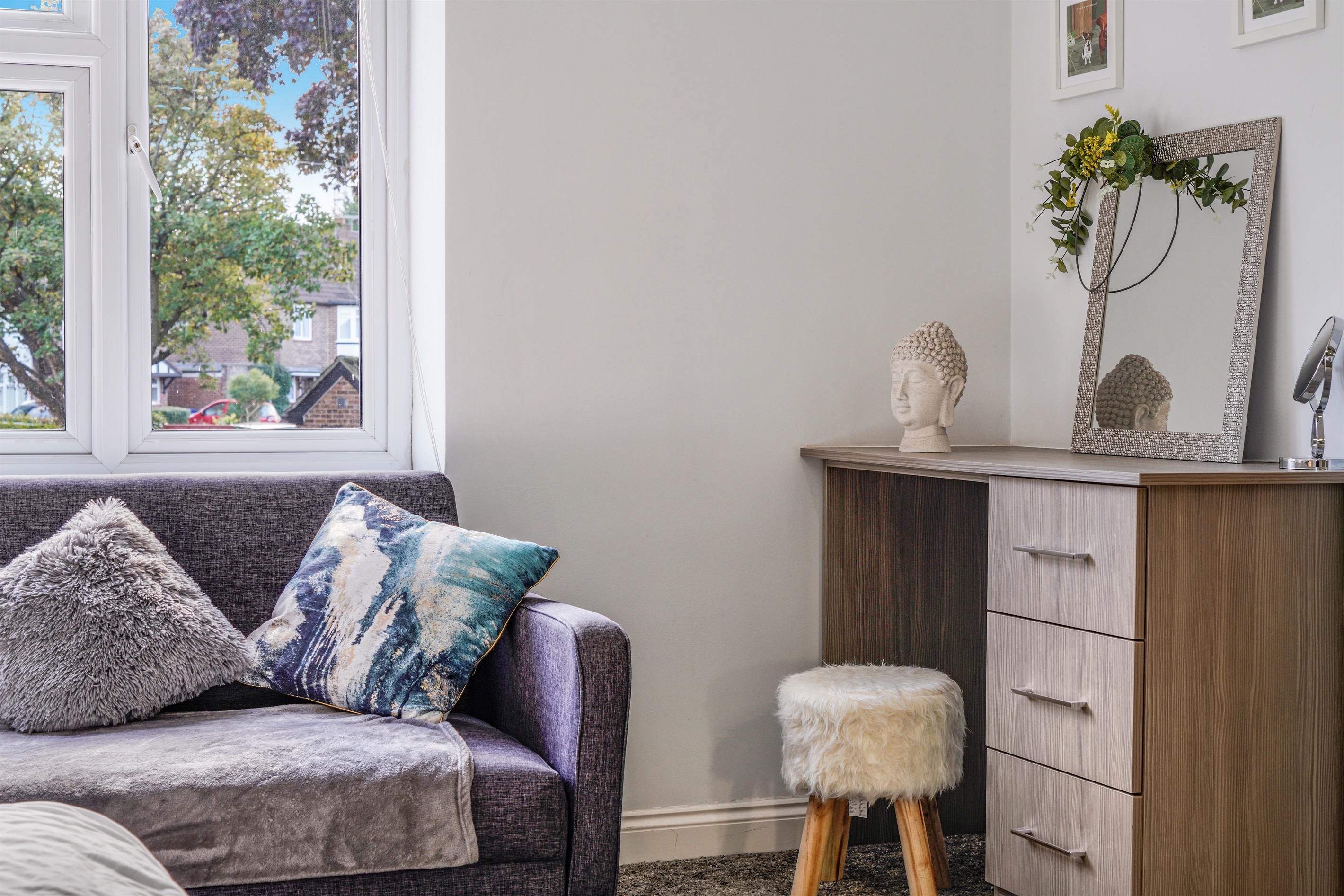 [Vanity table & chair]