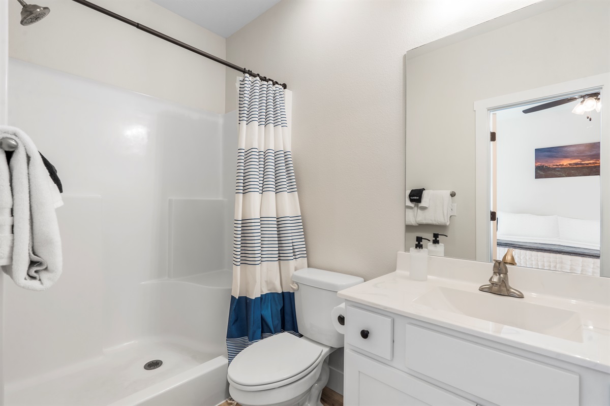 King 1- Lower Level Bath