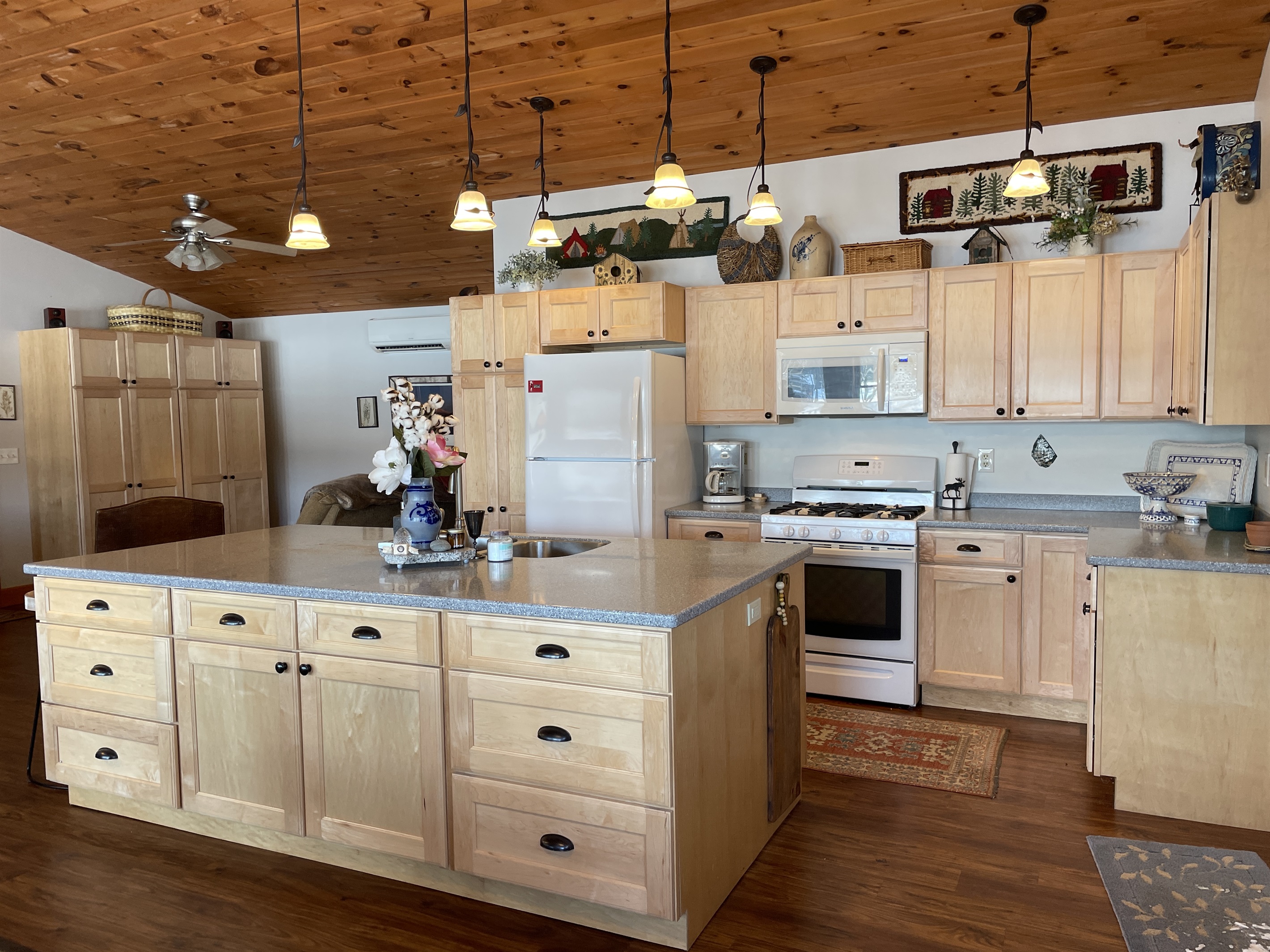 Kitchen with island