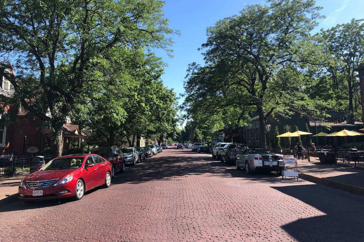 Cobblestone street with shops and restaurants! 