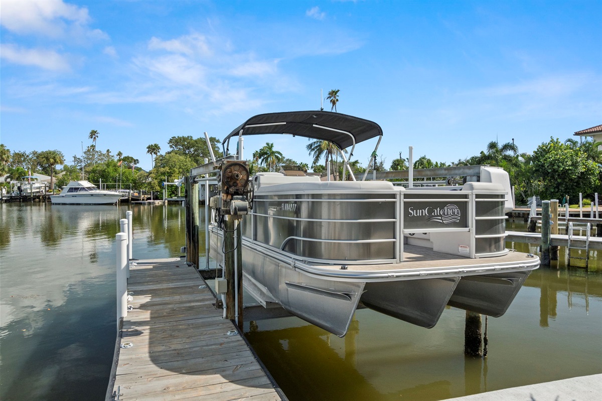 Available to Rent for additional fee. Book for $500/day. Once you book your vacation you will receive instructions on how to book this Tri-toon boat!
