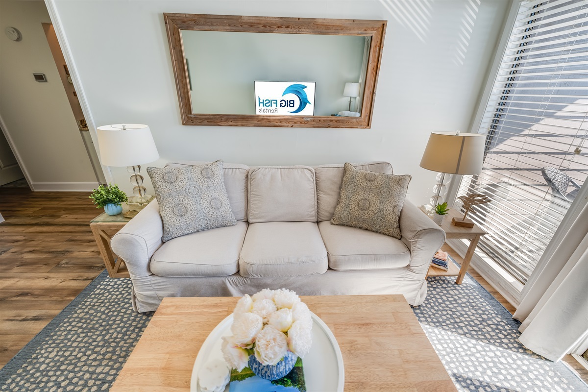 Living Room with Stunning Views🌊☀️