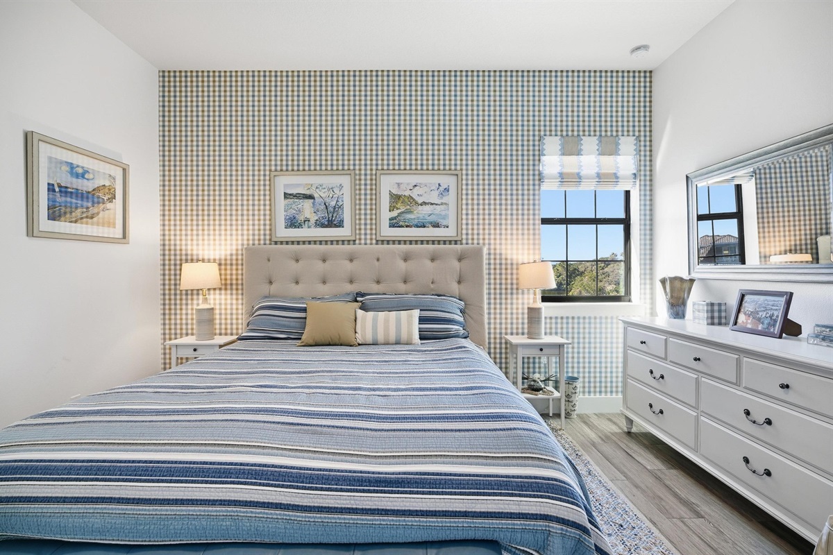 Cozy coastal comfort, done right 🌊🛏️
Unwind in this serene bedroom with soft linens, calming coastal décor, and plenty of space to recharge—your quiet retreat after a full day of beach adventures.