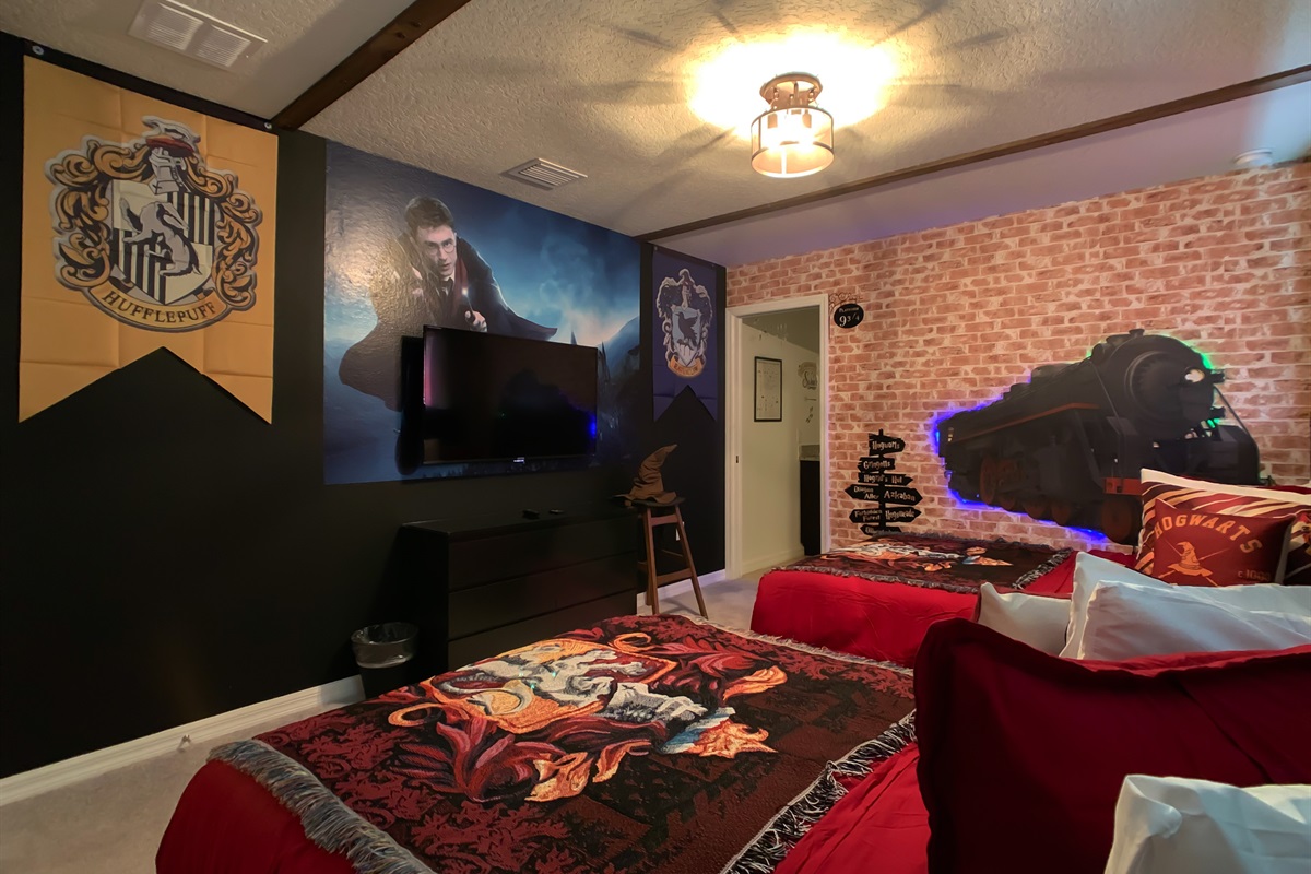 Suite 3- 2nd Floor- 2 Double Beds - Watch TV