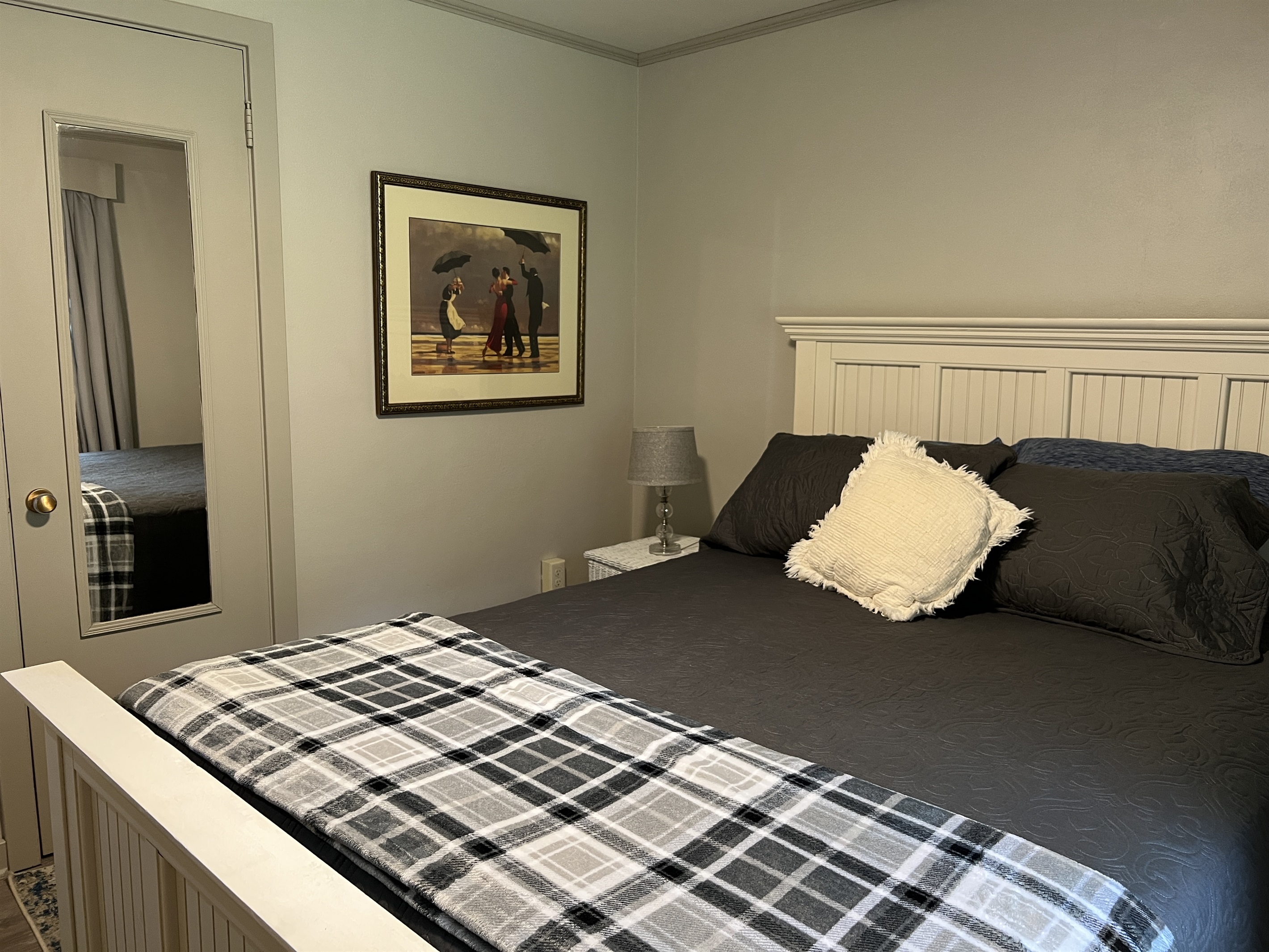 Main level Queen bedroom