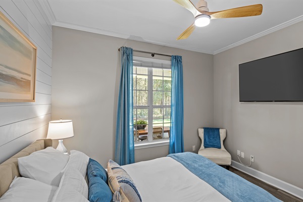 All bedroom equipped with smart tvs and great views.