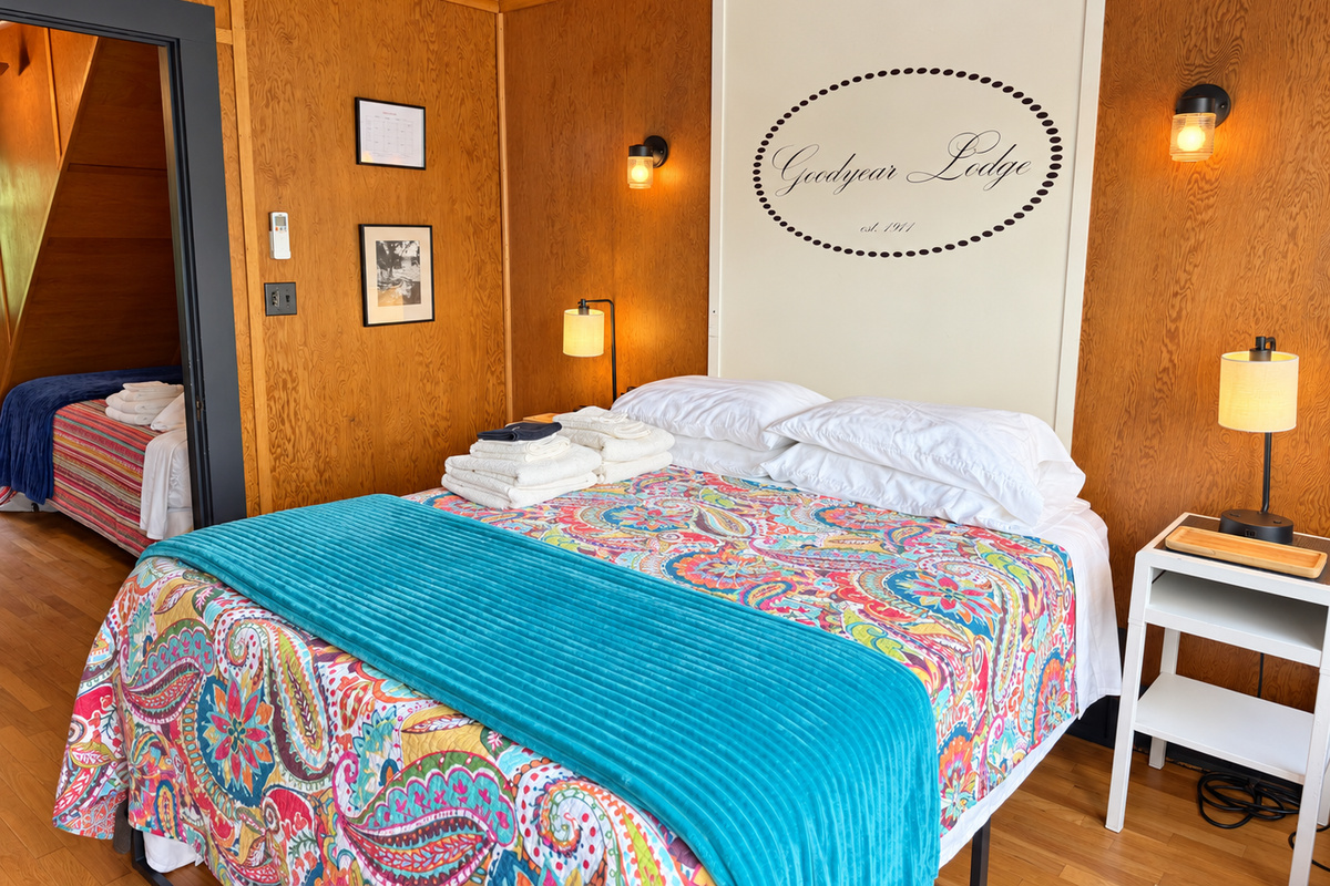 2nd floor - 2 Bedroom Suite #2 - 1 queen bedroom