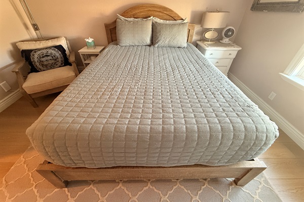 2nd bedroom queen size bed