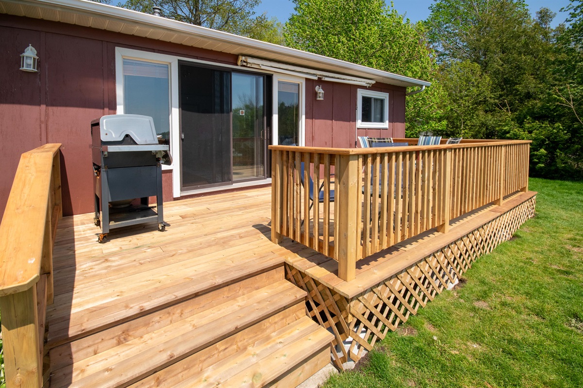 Relax and BBQ on the beautiful new deck!