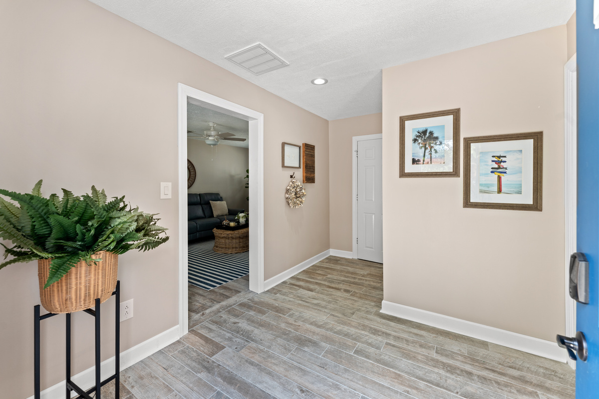 Hallway Entry to private 4th Bedroom