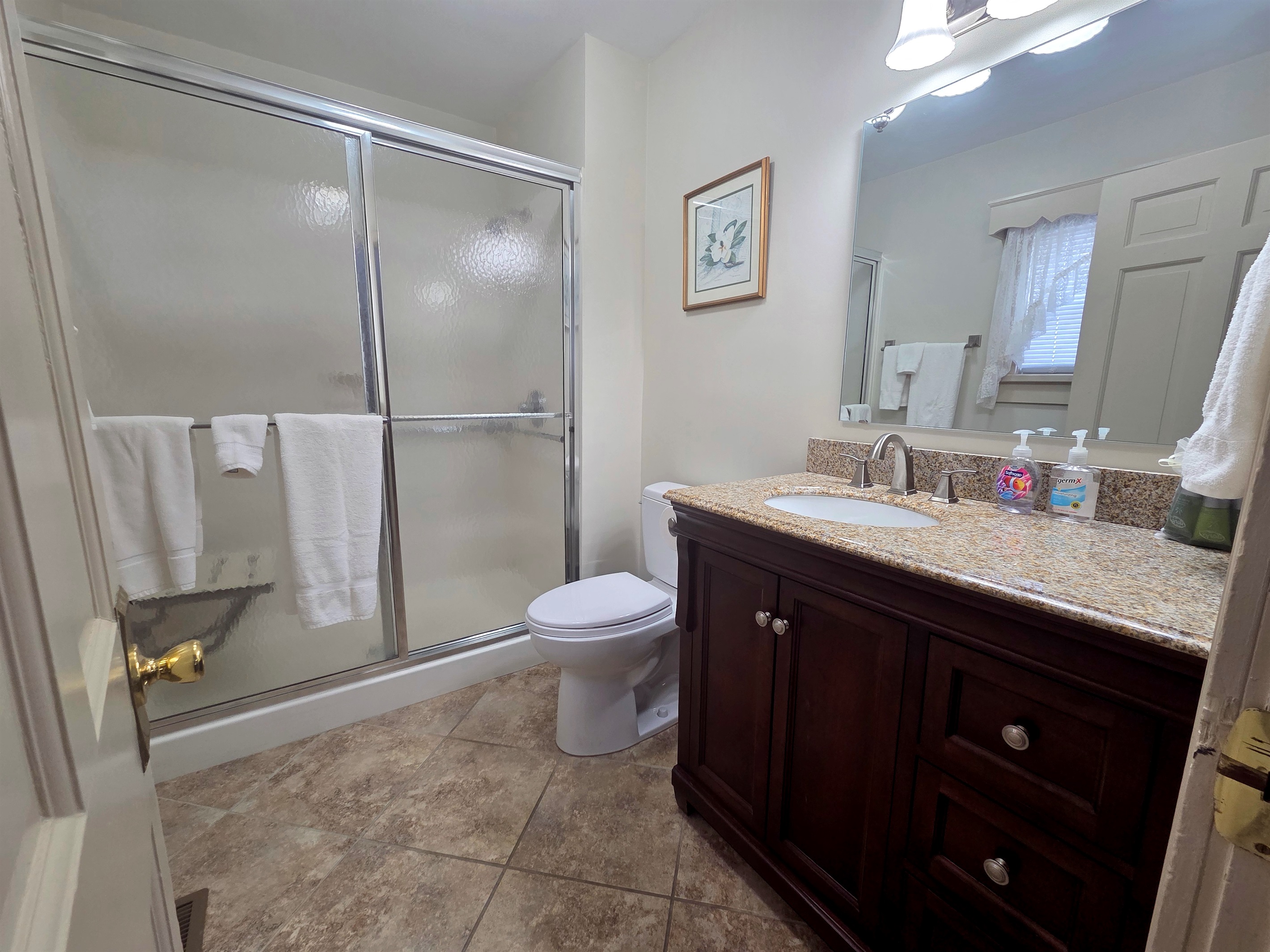 Full bathroom conveniently located on the main floor.