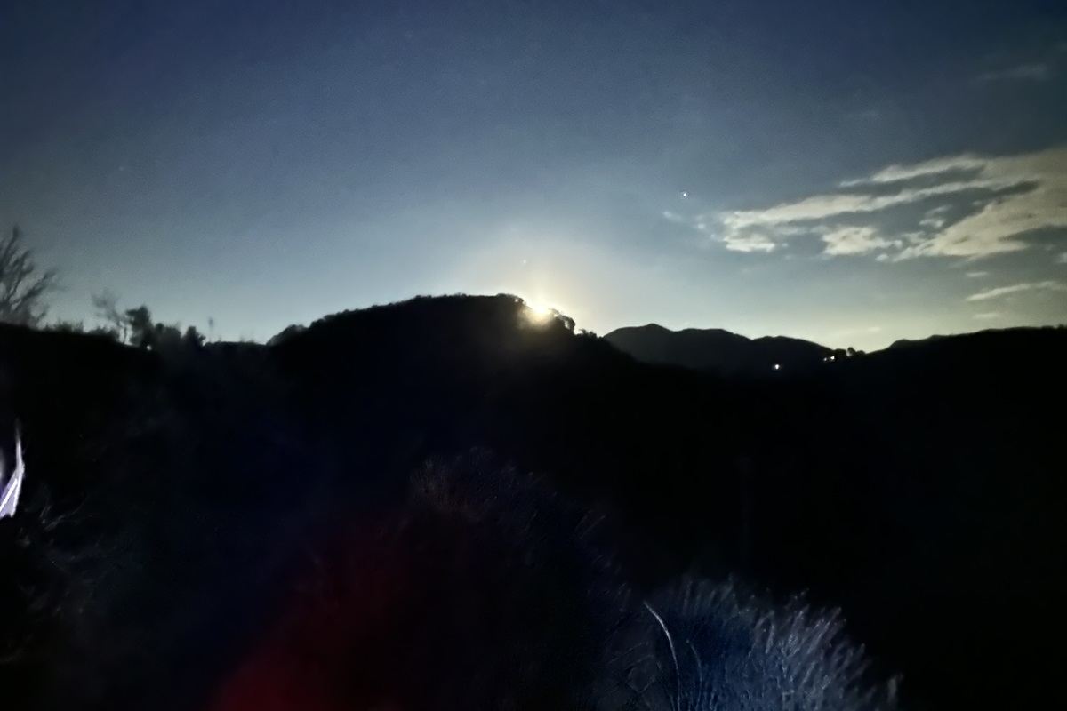 moon rise in the mountain