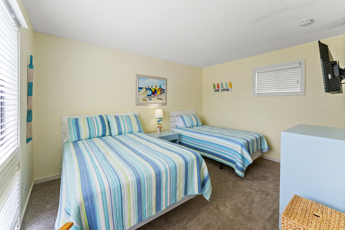 2nd Bedroom with 1 full and 1 twin