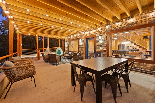 Dining area and Seating area