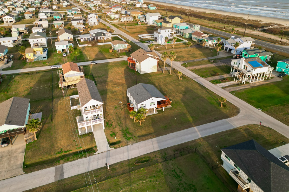 Welcome to the quiet Sea Isle neighborhood in Galveston!