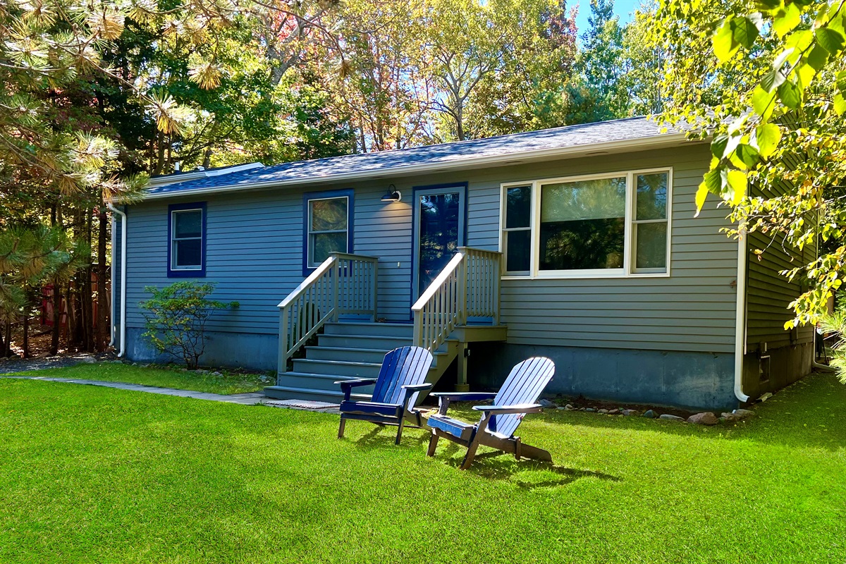 Blueberry Basecamp - Front Yard