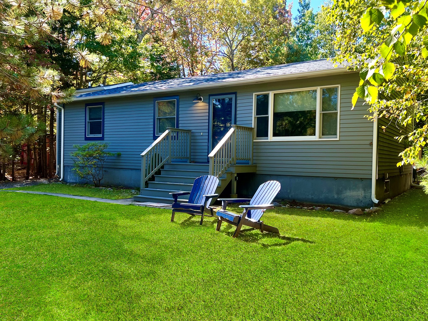 Blueberry Basecamp - Front Yard