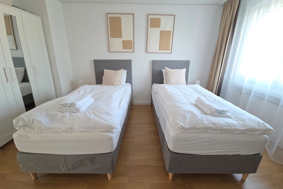 Bedroom 2 with 2 Twin beds (90x200 each)