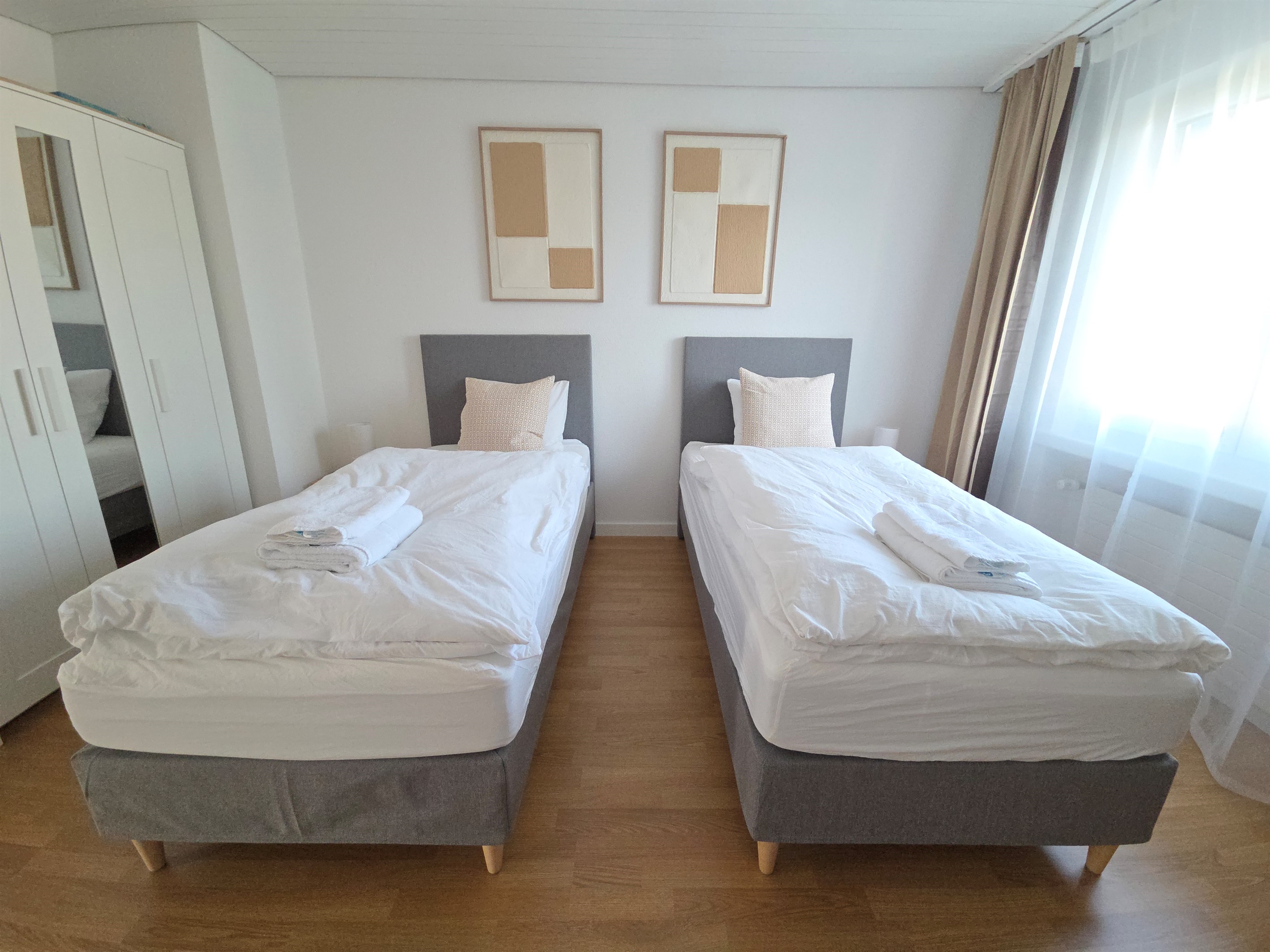 Bedroom 2 with 2 Twin beds (90x200 each)