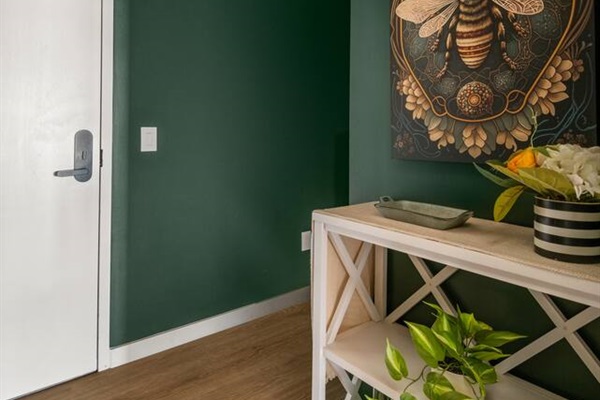 635_7th_Ave_S_306_reshoot_03