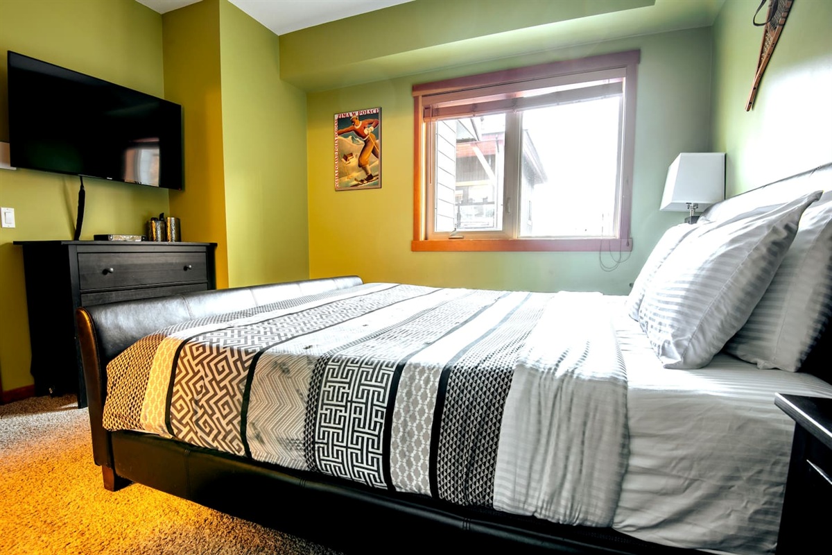 Master Bedroom, with King size bed, memory foam mattress, TV with Netflix and Amazon Prime, attached ensuite bathroom,