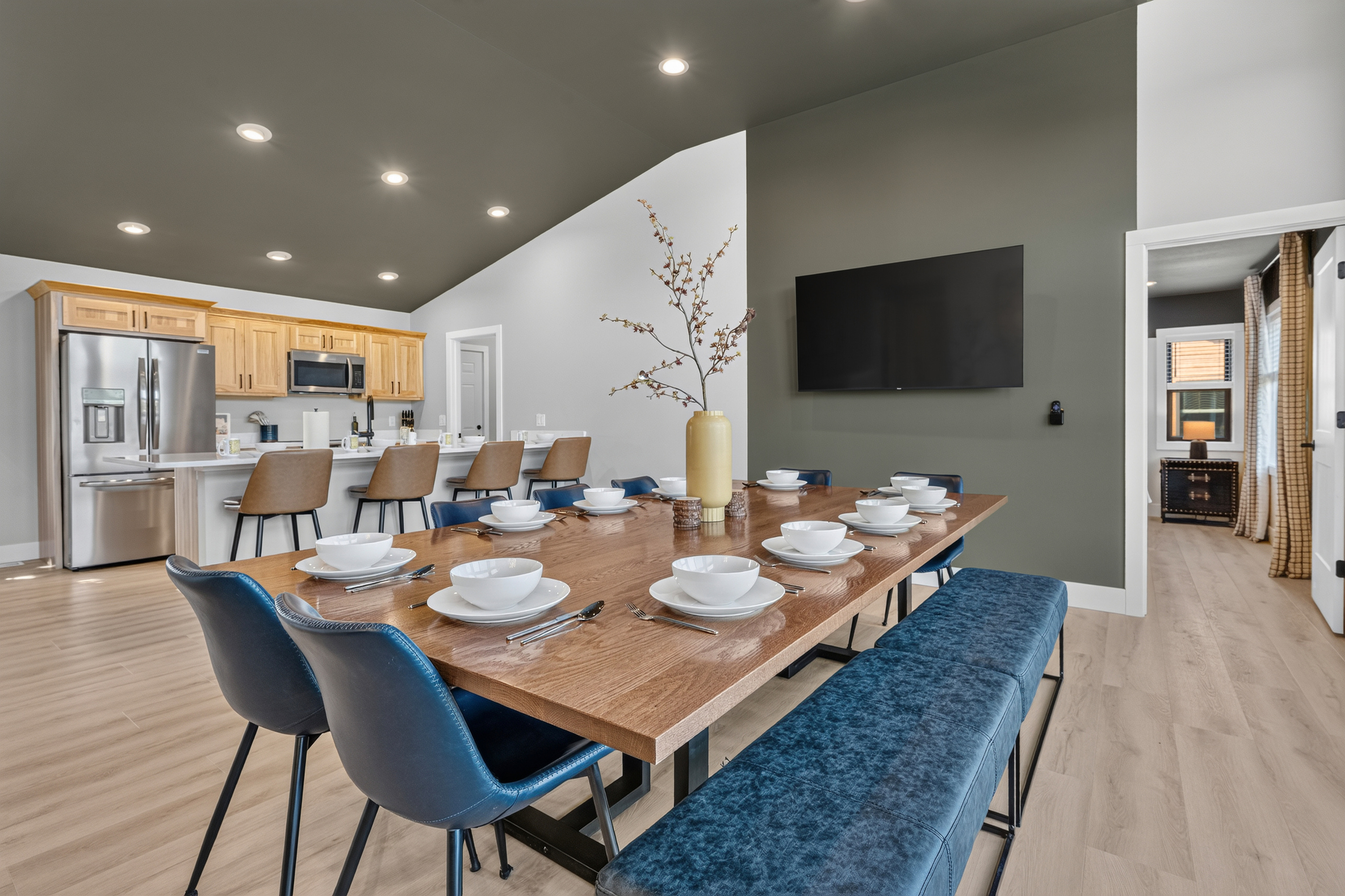Lounge Dining area that seats up to 12 and the island seats four