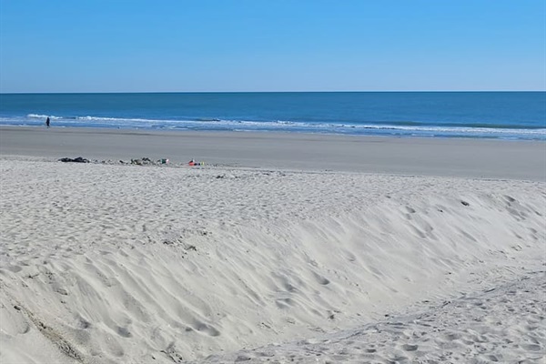 Beach 5 min walk from condo