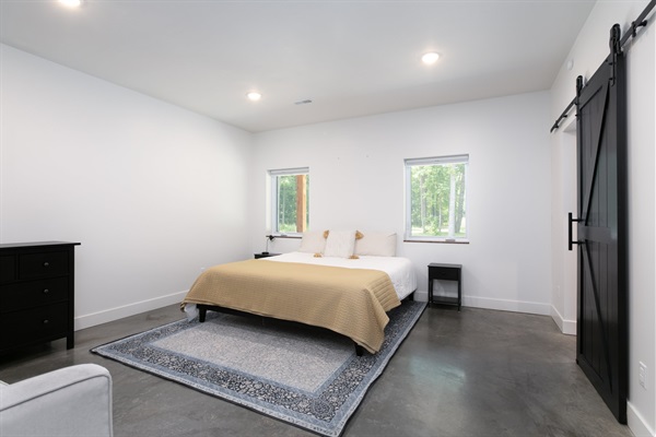 Main Floor King Bedroom