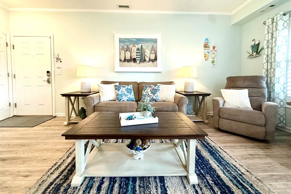 Living Room with Couch & 2 La-Z-Boy Recliners